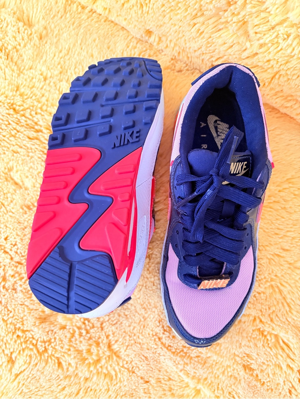 Nike Navy & Pink Air Max Trainers - Picture 3 of 6